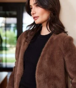 Reversible Faux Fur Jacket -Karen Kane Store A963B1B0 7DF5 41BD BBEE 26B88D70834F