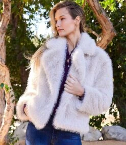 Cropped Faux Fur Jacket -Karen Kane Store F4B8DD35 A453 4322 9753 1A8AC5B96352