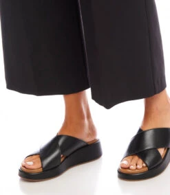 Cropped Wide-Leg Pants 8 Cropped Wide-Leg Pants -Karen Kane Store L51101 BLK KK 2025 Summer 00 4